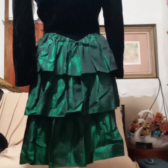 Roberta of California vintage velvet + satin ruffled " open back "evening Dress - Picture 2 of 14